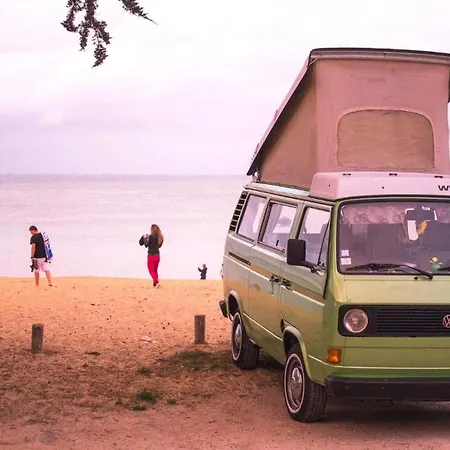 Parque de Campismo L'île Aux Combis Vw Combi 4 à 6 Places Aménagé Et équipé Confort
