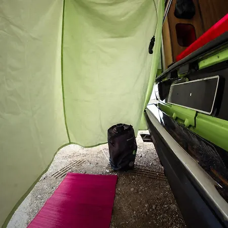 Campeggio L'île Aux Combis Vw Combi 4 à 6 Places Aménagé Et équipé Confort *